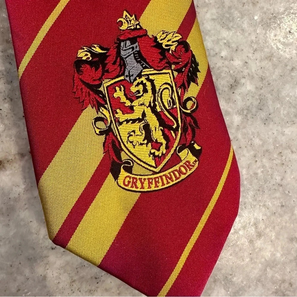 Harry Potter House Of Gryffindor Red & Gold Neck Tie - Picture 2 of 6